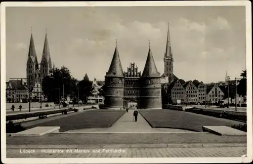 Ak Hansestadt Lübeck, Holstentor, Marienkirche, Petrikirche