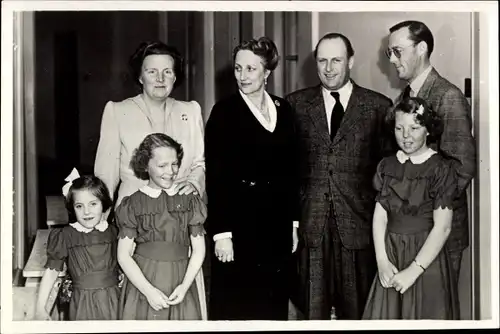 Ak Königin Juliana der Niederlande, Kronprinzessin Martha und Kronprinz Olav von Norwegen, 1949