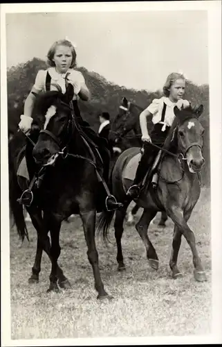 Ak Prinzessin Beatrix der Niederlande, Prinzessin Irene, Soestdijk 1947, Pferde, Ausritt