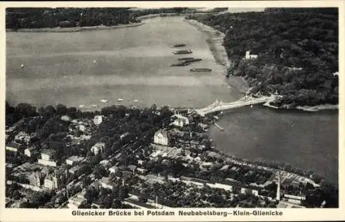 Ak Klein Glienicke Neubabelsberg Potsdam in Brandenburg, Fliegeraufnahme, Glienicker Brücke