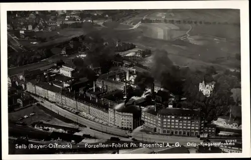 Ak Selb im Fichtelgebirge Oberfranken, Porzellan-Fabrik Ph. Rosenthal AG, Fliegeraufnahme