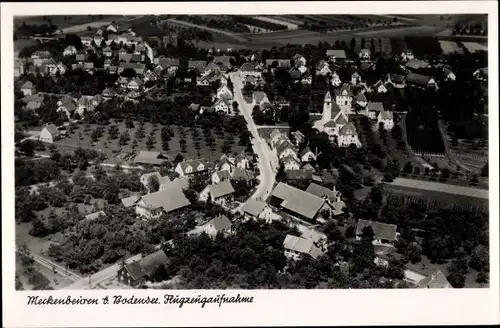 Ak Meckenbeuren in Oberschwaben Württemberg, Gesamtansicht, Fliegeraufnahme