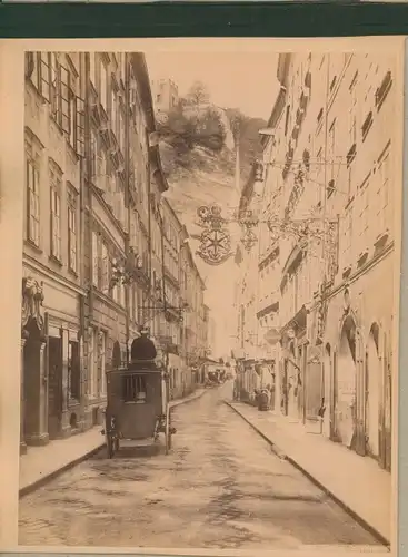 Foto Salzburg in Österreich, Getreidegasse mit Postkutsche