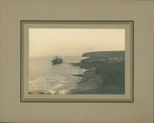 Passepartout Foto Dampfer Curslack, Reederei Schlüter & Maack, gestrandet vor Orkney 1927