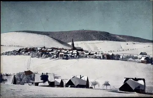 Ak Oberwiesenthal im Erzgebirge, Gesamtansicht, Winter