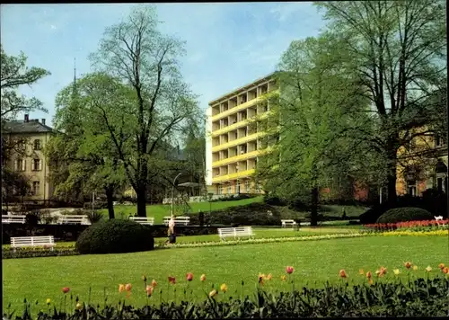 Ak Bad Elster im Vogtland, Kliniksanatorium für Herz- und Kreislaufkrankheiten, Grünanlagen