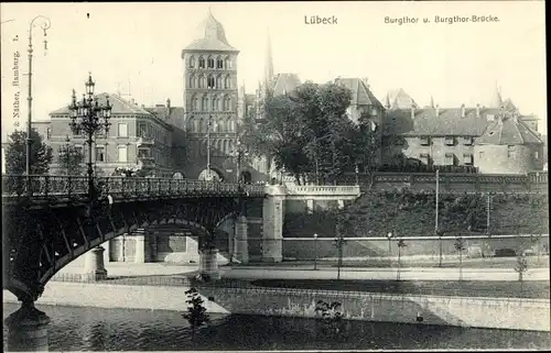 Ak Hansestadt Lübeck, Burgtor, Burgtor-Brücke