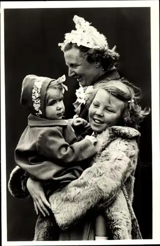 Ak Juliana der Niederlande, Prinzessin Beatrix mit Schwester, 19. März 1950