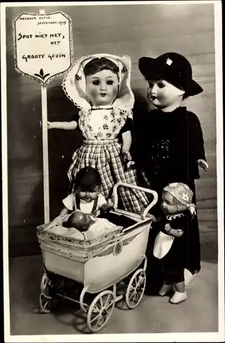 Ak Puppen mit Kinderwagen, niederländische Trachten
