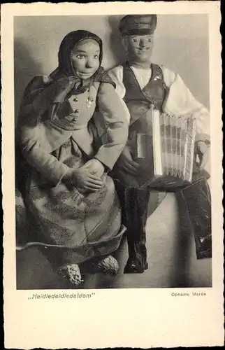 Ak Zwei Puppen mit Akkordeon