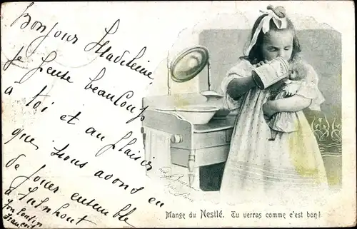 Ak Reklame, Nestle, Mädchen füttert Puppe