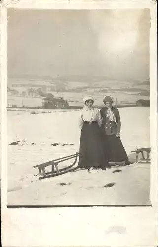 Ak Michelfeld Baden Württemberg, Frauen mit Schlitten, Schneelandschaft