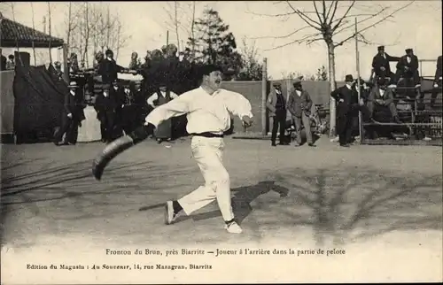 Ak Biarritz Pyrénées Atlantiques, Fronton du Brun, Joueur a l'arrive dans la partie de pelote