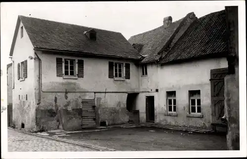 Foto Ak Rambach Wiesbaden in Hessen ?, Partie an einem Wohnhaus