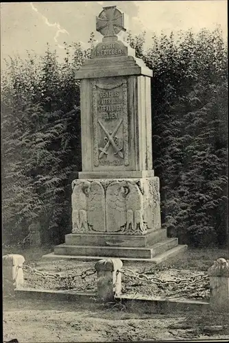 Foto Ak Blick auf ein Soldatengrab, Kriegerdenkmal, I WK
