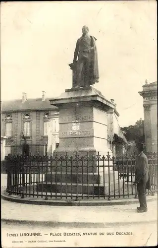 Postkarte Libourne-Gironde, Place Decazes, Statue des Herzogs Decazes