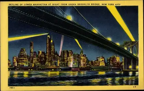 Ak Manhattan New York City USA, Skyline von Lower bei Nacht unter der Brooklyn Bridge