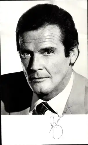 Ak Schauspieler Roger Moore, Portrait, Autogramm