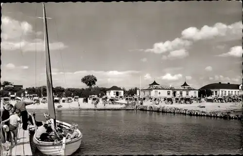 Ak Ostseebad Kellenhusen in Holstein, Strand, Anleger, Segelboot