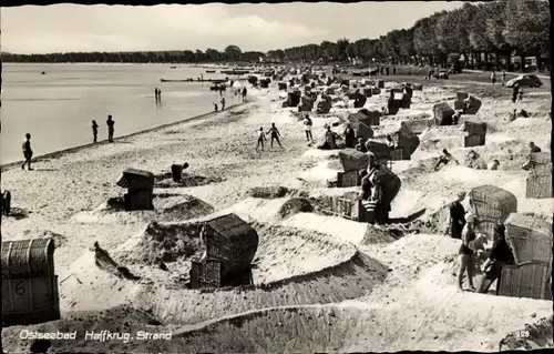 Ak Haffkrug Scharbeutz Ostholstein, Strand, Sandburgen, Strandkörbe