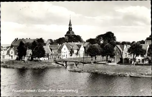 Ak Friedrichstadt in Nordfriesland, Am Westsielzug, Brücke, Kirche