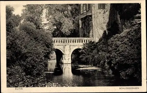 Ak Eutin, Schlossgraben mit Brücke