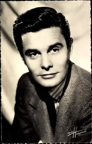 Ak Schauspieler Louis Jourdan, Portrait