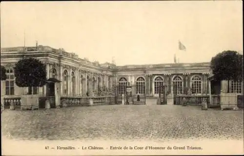 Ak Versailles Yvelines, Schloss, Eingang zum Ehrenhof des Grand Trianon