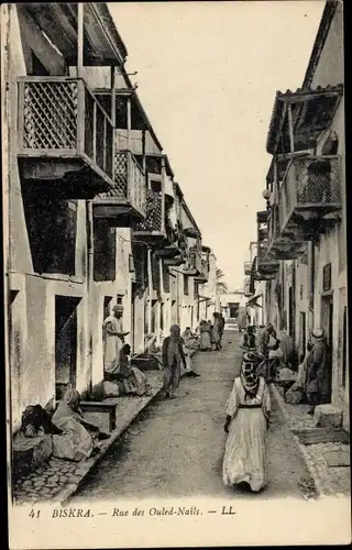 Ak Biskra Algerien, Rue des Ouled Nails, Häusergasse