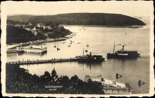 Foto Ak Glücksburg an der Ostsee, Bucht, Dampfer