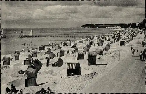 Ak Ostseebad Grömitz in Holstein, Strand, Strandkörbe, Badegäste, Promenade