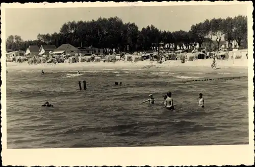 Foto Ak Ostseebad Kellenhusen in Holstein, Strand, Badegäste, Strandkörbe