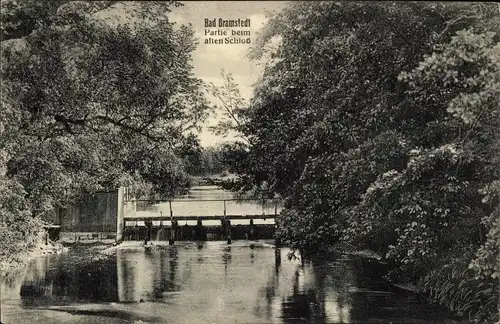 Ak Bad Bramstedt in Holstein, Wehr beim alten Schloss