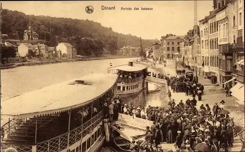 Ak Dinant Wallonien Namur, Ankunft des Dampfers, Passagiere