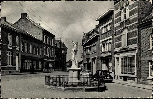 Ak Bilzen Flandern Limburg, Genutstraat, Statue