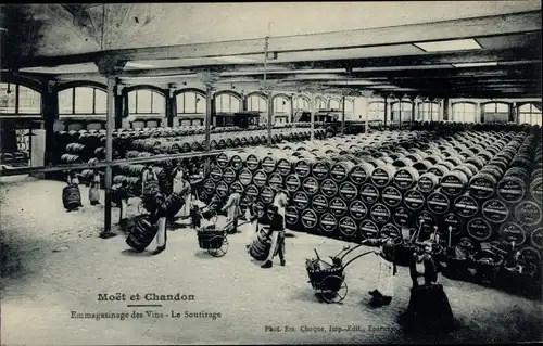 Ak Marne, Moet et Chandon, Weinlagerung, Abfüllung