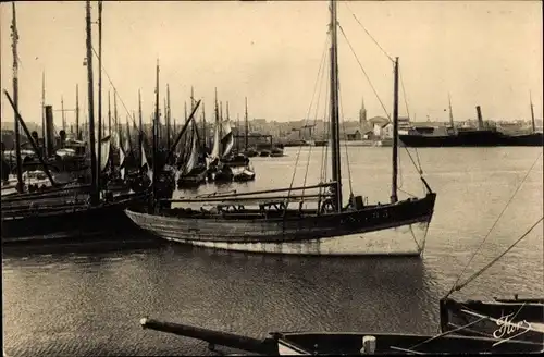 Ak Les Sables d'Olonne Vendée, Fischerhafen