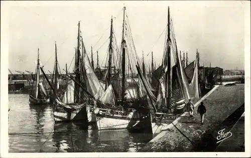 Ak Les Sables d'Olonne Vendée, Fischerhafen