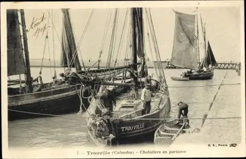 Ak Trouville Calvados, Auslaufende Trawler