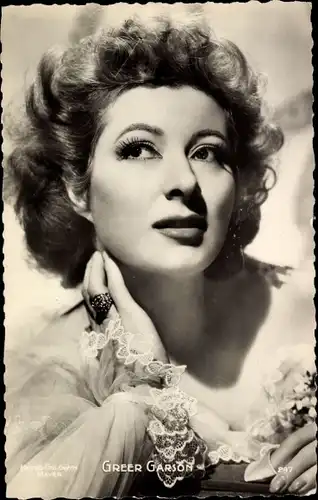 Ak Schauspielerin Greer Garson, Portrait, Locken