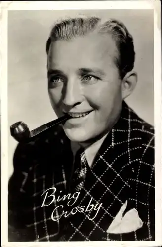 Ak Schauspieler Bing Crosby, Portrait, Pfeife