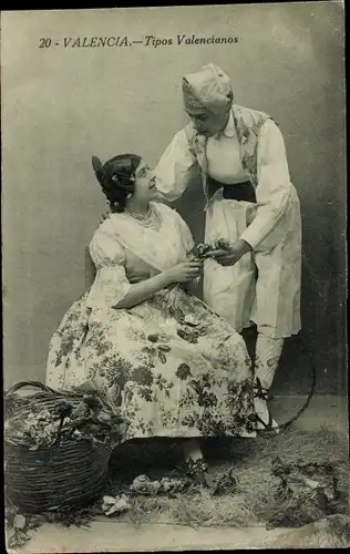 Ak Valencia Stadt Spanien, Liebespaar in spanischer Volkstracht