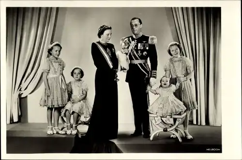 Ak Königin Juliana der Niederlande, Prinz Bernhard, Prinzessinnen, Amsterdam 1948