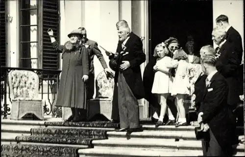 Foto Ak Königin Wilhelmina der Niederlande, 't Loo 1946, Juliana, Beatrix