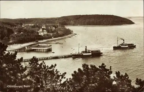 Ak Glücksburg an der Ostsee, Glücksburger Bucht, Anleger, Schiffe