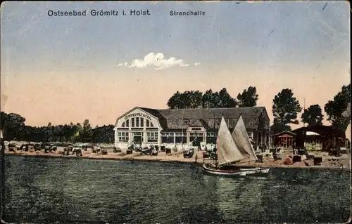 Ak Ostseebad Grömitz in Holstein, Strandhalle, Segelboote, Strand