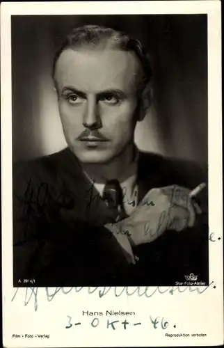 Ak Schauspieler Hans Nielsen, Portrait, Zigarette, Autogramm