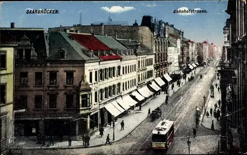 Ak Saarbrücken im Saarland, Bahnhofstraße, Straßenbahn, Fußgänger, L. Gottlieb, S. Wronker