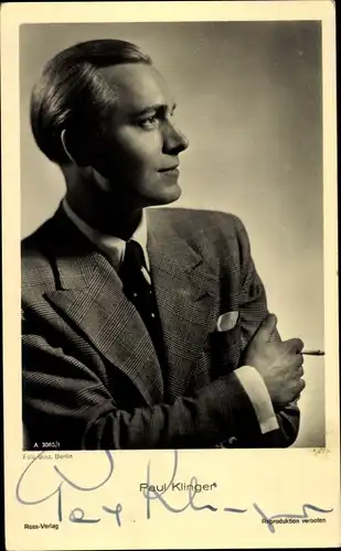 Ak Schauspieler Paul Klinger, Portrait im Profil, Zigarette, Ross Verlag A 3065/1, Autogramm