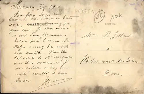 Ak Soissons Aisne, Grand Place, La Fontaine, Partie am Brunnen